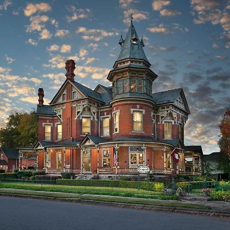 The Empress Of Little Rock Bed & Breakfast Exterior foto
